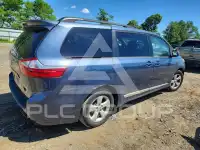 2015 Toyota SIENNA photo