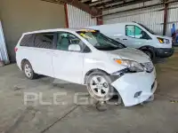 2015 Toyota SIENNA photo