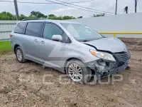 2015 Toyota SIENNA photo
