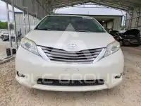 2015 Toyota SIENNA фото