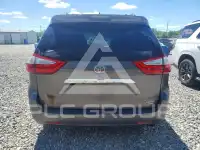 2015 Toyota SIENNA photo