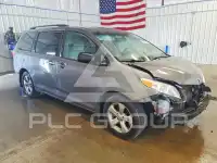 2015 Toyota SIENNA photo