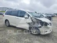 2015 Toyota SIENNA photo