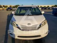 2015 Toyota SIENNA photo