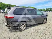 2015 Toyota SIENNA фото