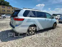 2015 Toyota SIENNA photo