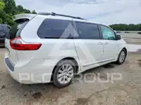 2015 Toyota SIENNA photo