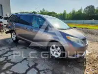 2015 Toyota SIENNA фото