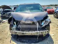 2015 Toyota SIENNA photo