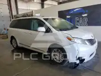 2015 Toyota SIENNA photo