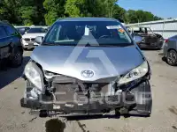 2015 Toyota SIENNA photo