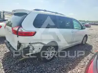 2015 Toyota SIENNA photo