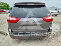 2015 Toyota SIENNA фото