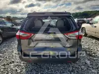 2015 Toyota SIENNA photo