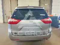 2015 Toyota SIENNA photo