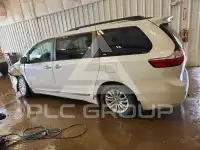2015 Toyota SIENNA photo