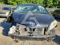 2015 Toyota SIENNA photo