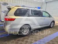 2015 Toyota SIENNA photo