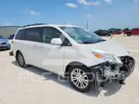 2015 Toyota SIENNA photo