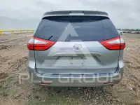 2015 Toyota SIENNA photo