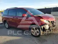 2015 Toyota SIENNA photo