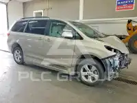 2015 Toyota SIENNA фото