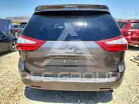 2015 Toyota SIENNA photo