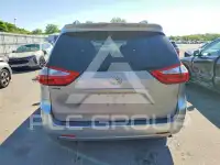 2015 Toyota SIENNA photo