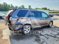2015 Toyota SIENNA фото