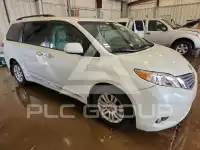 2015 Toyota SIENNA photo