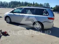 2015 Toyota SIENNA photo