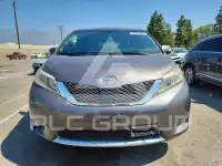2015 Toyota SIENNA фото