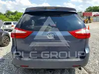 2015 Toyota SIENNA photo