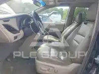 2015 Toyota SIENNA photo