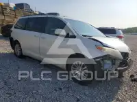 2015 Toyota SIENNA photo