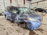 2015 Toyota SIENNA photo