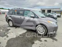 2015 Toyota SIENNA photo