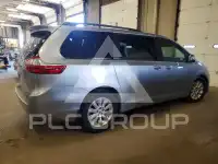 2015 Toyota SIENNA photo