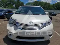 2015 Toyota SIENNA photo