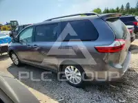 2015 Toyota SIENNA фото