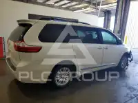 2015 Toyota SIENNA photo