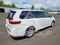 2015 Toyota SIENNA фото