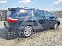 2015 Toyota SIENNA photo