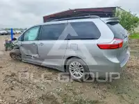 2015 Toyota SIENNA photo