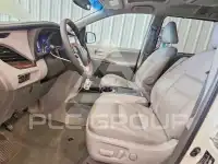 2015 Toyota SIENNA photo