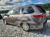 2015 Toyota SIENNA photo
