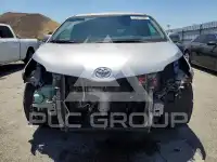 2015 Toyota SIENNA фото