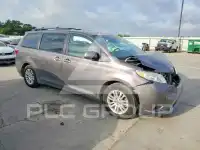 2015 Toyota SIENNA photo