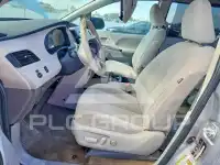 2015 Toyota SIENNA photo