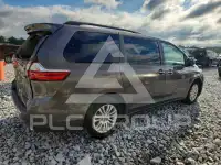 2015 Toyota SIENNA photo